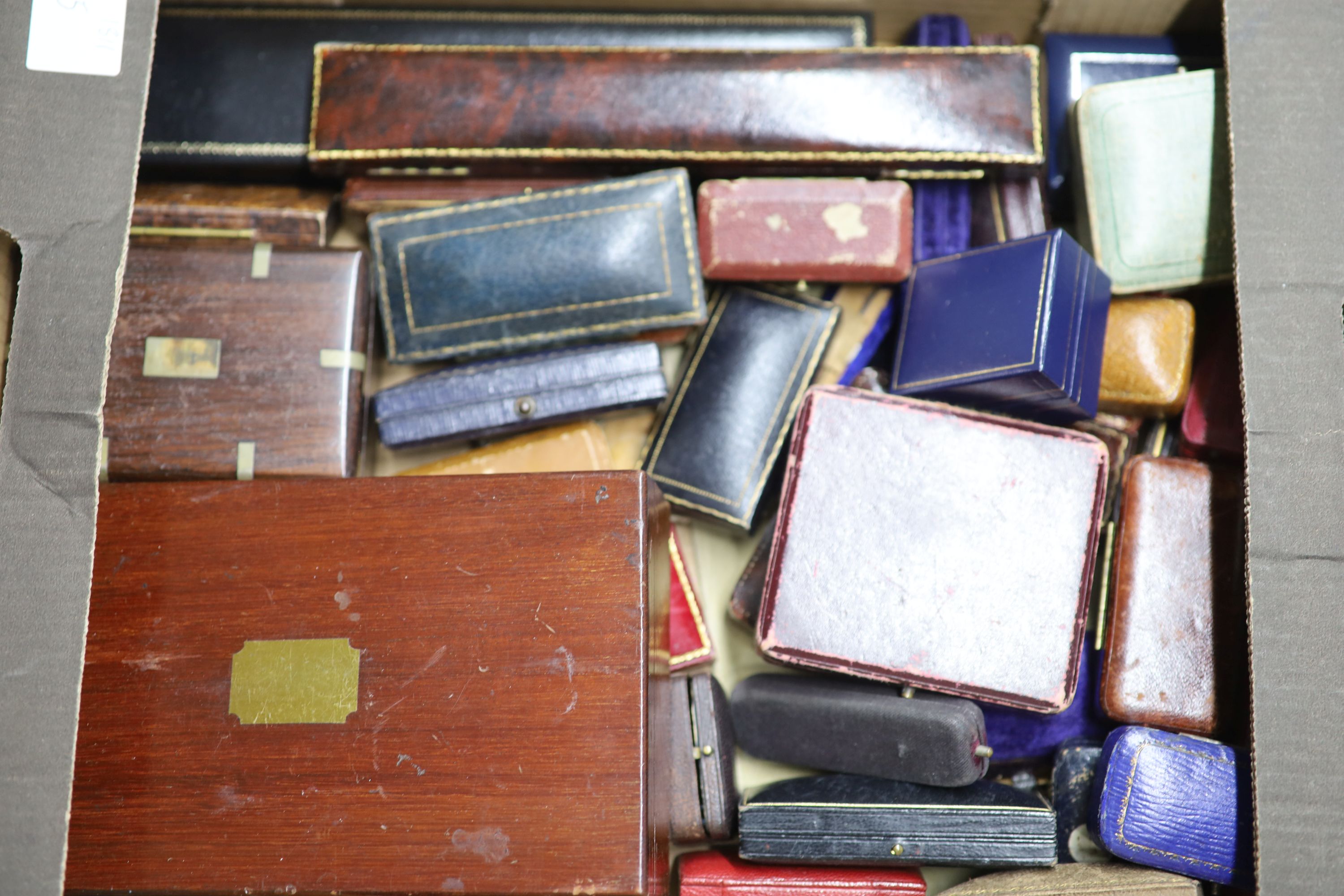 A collection of assorted jewellery boxes.